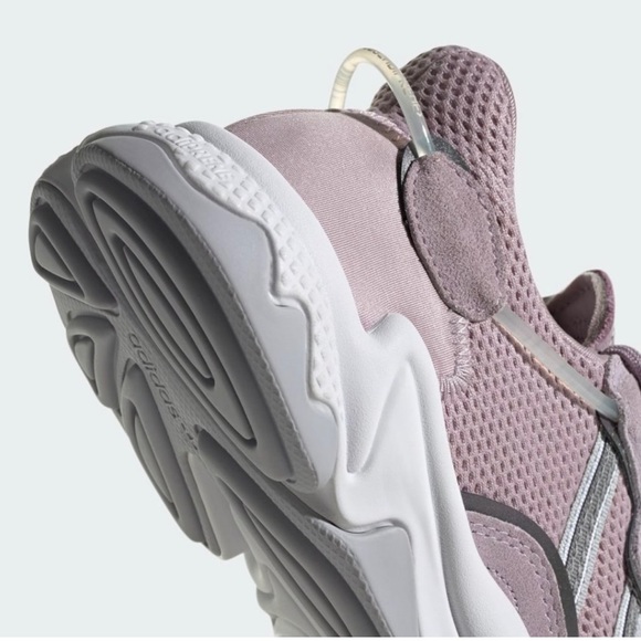 NEW Adidas Originals Ozweego Sneakers - Size 6 Women - Picture 9 of 11